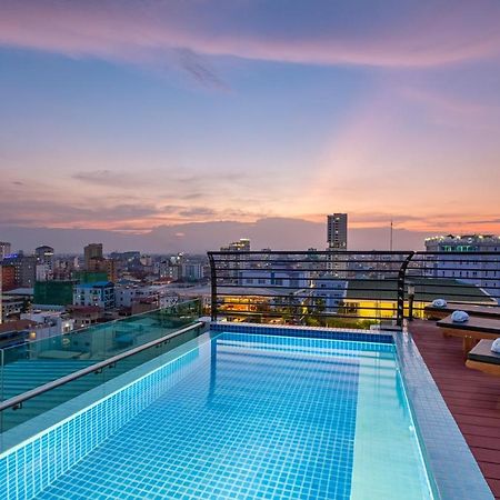 Colina Sky Hotel Phnom Penh Exterior foto