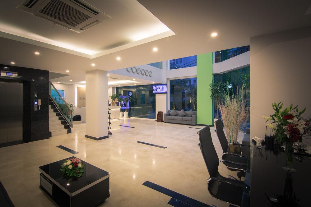Colina Sky Hotel Phnom Penh Exterior foto
