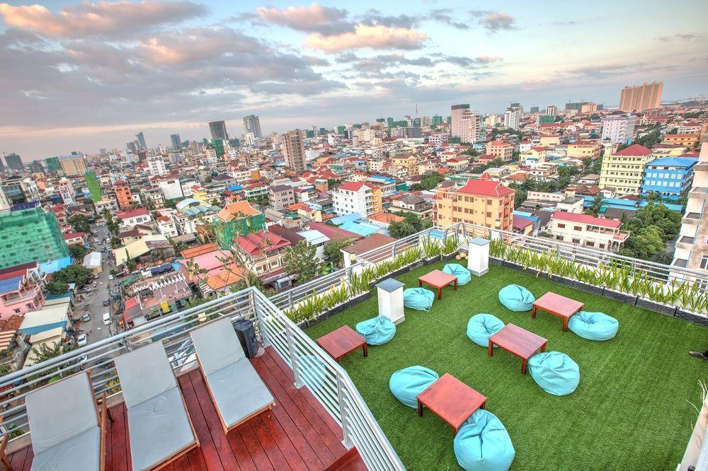 Colina Sky Hotel Phnom Penh Exterior foto